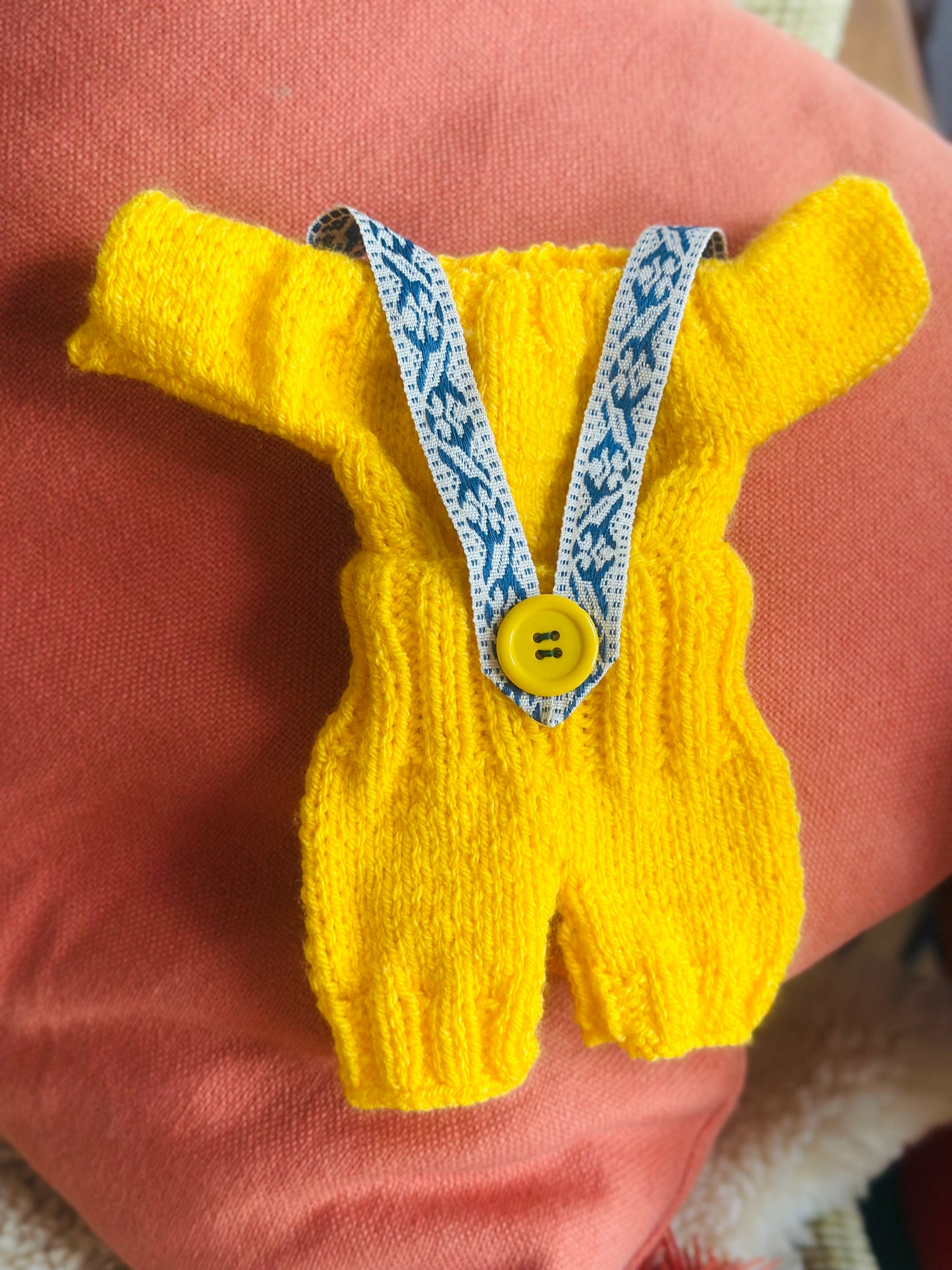 Verkauft Puppenkleider